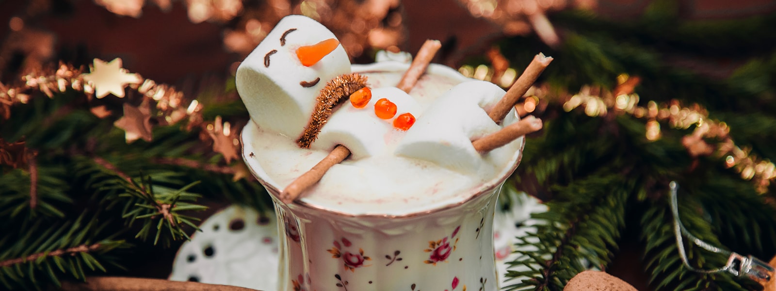 marshmallow snowman in hot cocoa