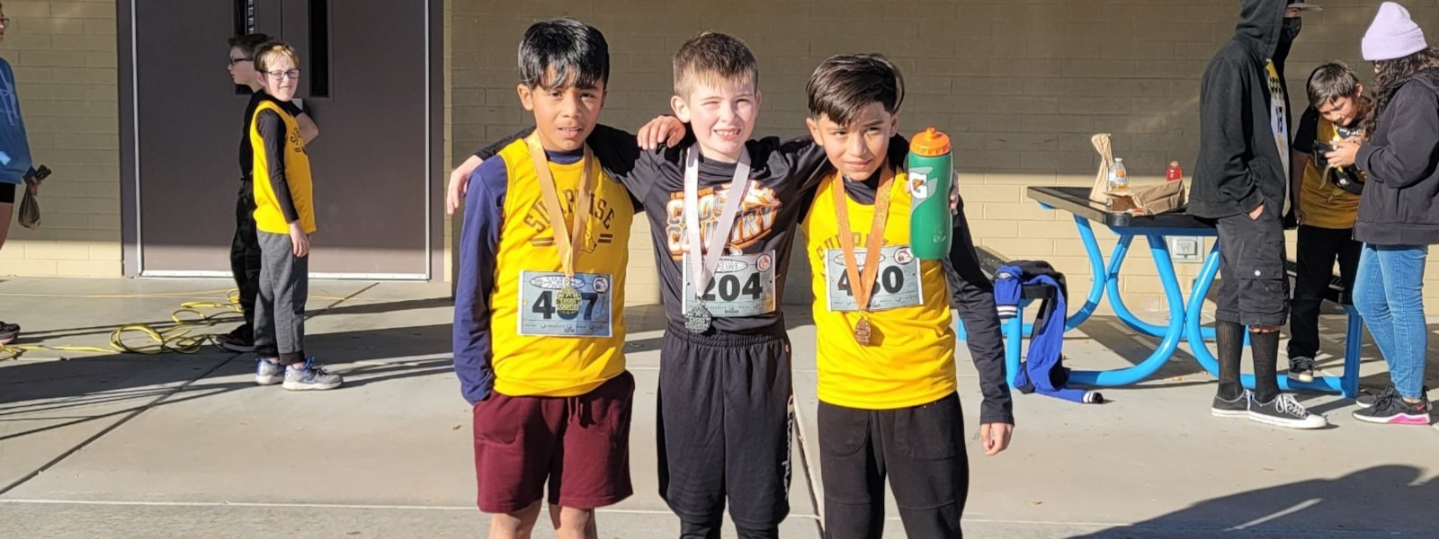 3 students on the cross country team.