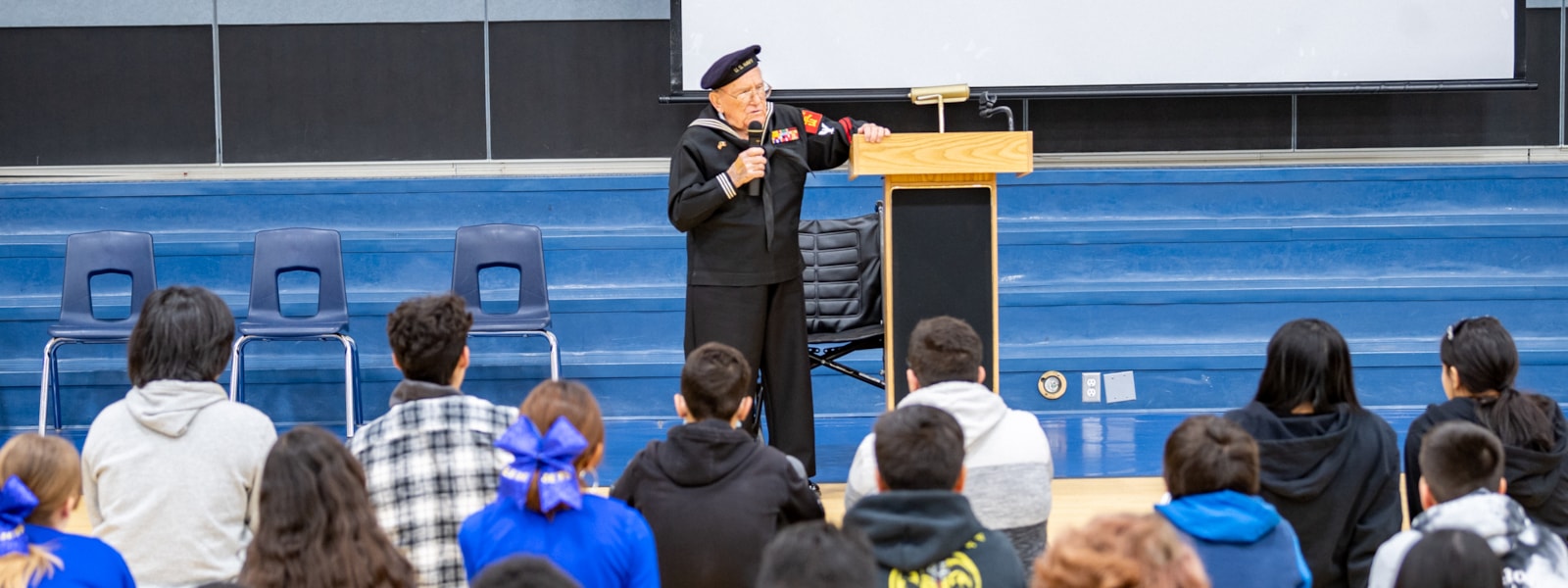 US Navy and Pacific War Vet speaks to students