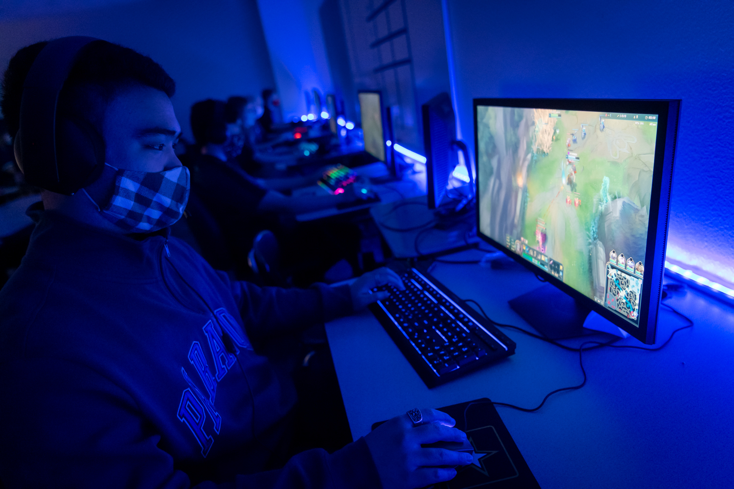A student practices an esport game at Willow Canyon High School