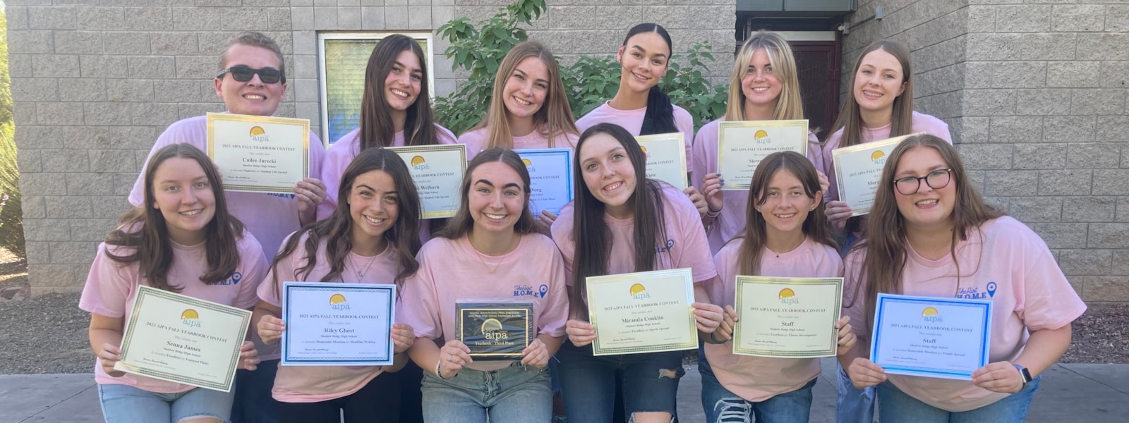Students with AIPA Fall Yearbook Contest Awards